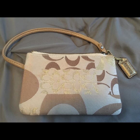 Coach Handbags - ❌❌SOLD❌❌Wristlet